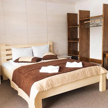 парк-готель там, де гори... Hotel