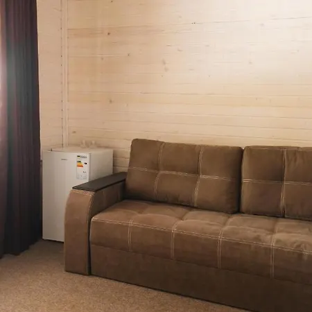 Hotel парк-готель там, де гори... Vyzhnytsya