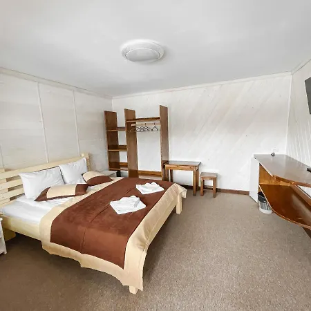 Hotel парк-готель там, де гори... *